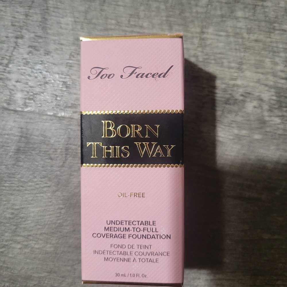 Too Faced Born This Way Foundation - Pink